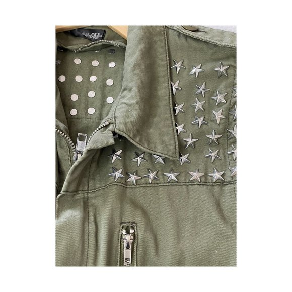 Glad News Army Green Studded Vest Size Medium/Large - Picture 8 of 9